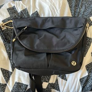 Black lululemon bag